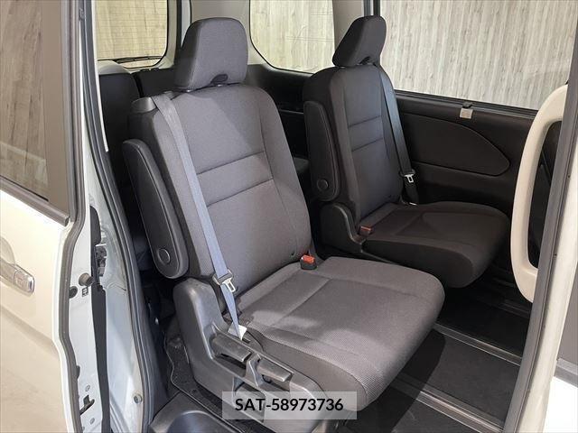 Nissan SERENA 2018-05 210489-18