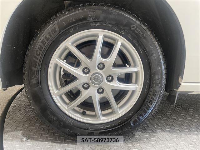 Nissan SERENA 2018-05 210489-13