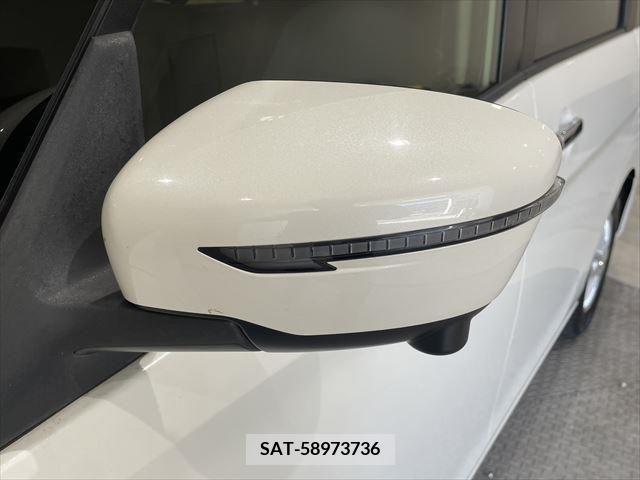 Nissan SERENA 2018-05 210489-10