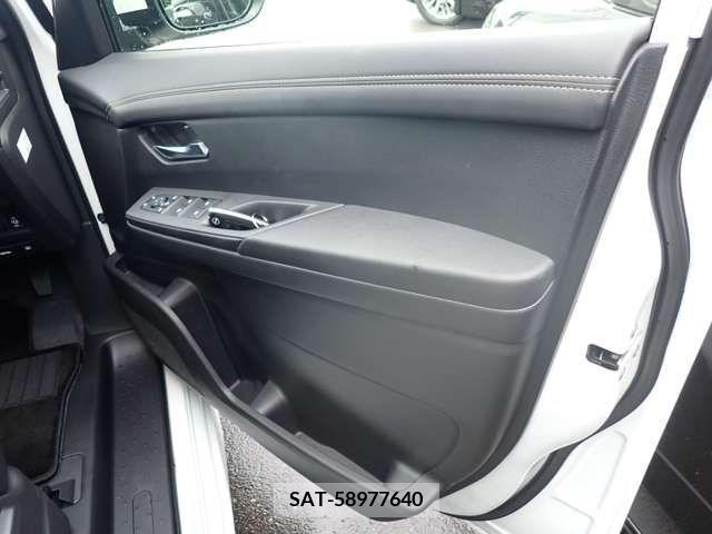 Nissan SERENA 2022-12 385624-11