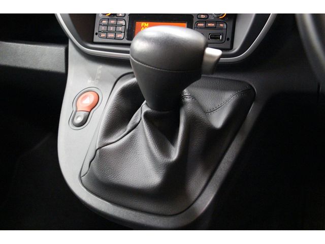 Renault KANGOO 2018-09 7732-4