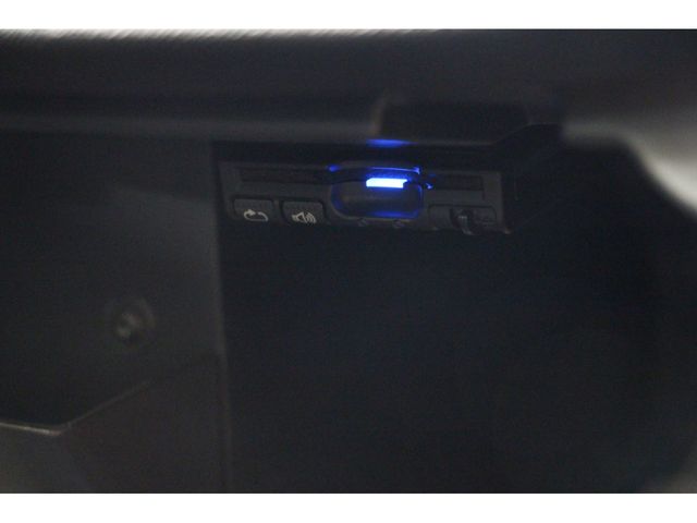 Renault KANGOO 2018-09 7732-10