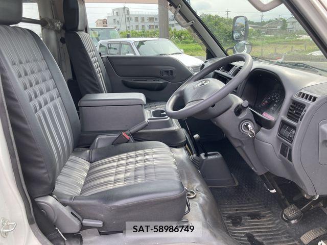 Mazda BONGO VAN 2017-04 263247-1