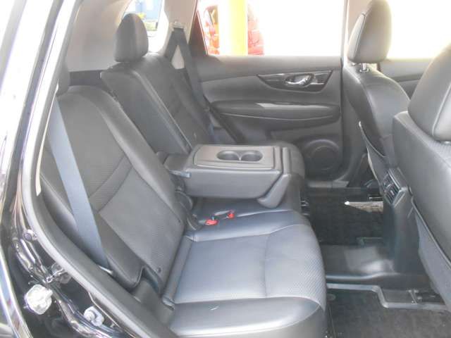 Nissan X-TRAIL 2019-02 3519-16