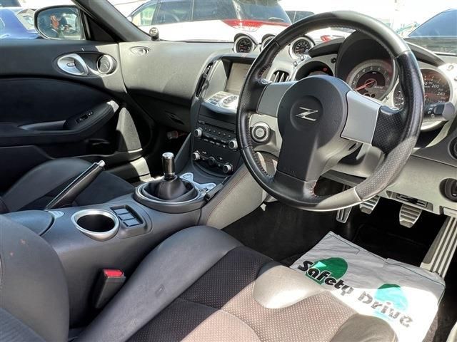 Nissan FAIRLADY Z 2012-02 15612-13