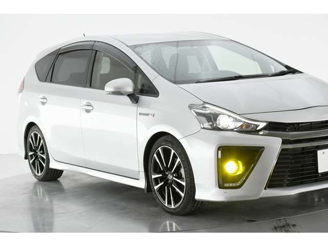 Toyota PRIUS ALPHA 2016-07 23384-8