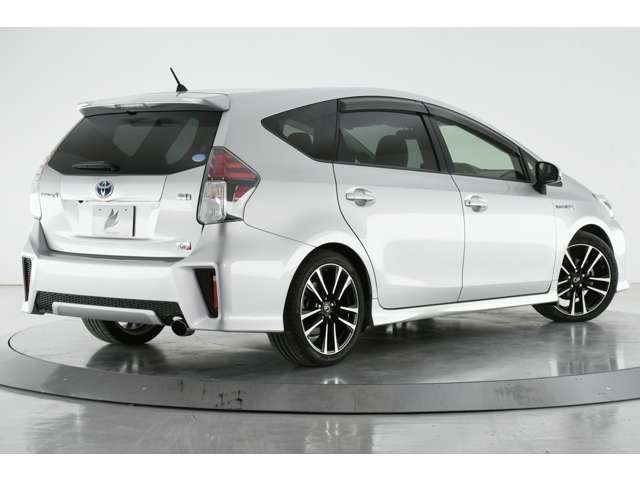 Toyota PRIUS ALPHA 2016-07 23384-5