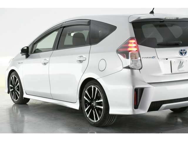 Toyota PRIUS ALPHA 2016-07 23384-10