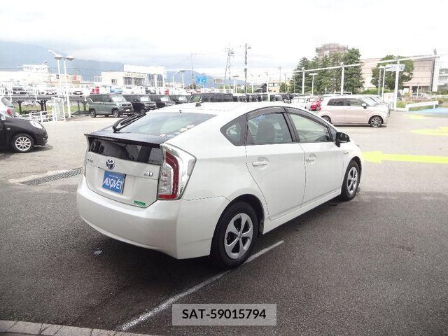 Toyota PRIUS 2015-07 281861-1