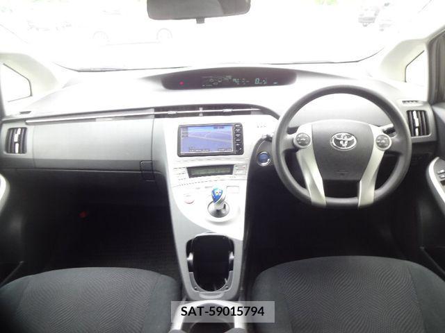 Toyota PRIUS 2015-07 281861-2