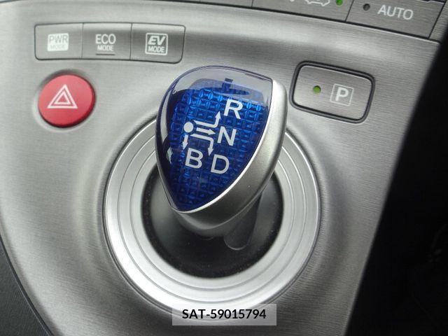Toyota PRIUS 2015-07 281861-16