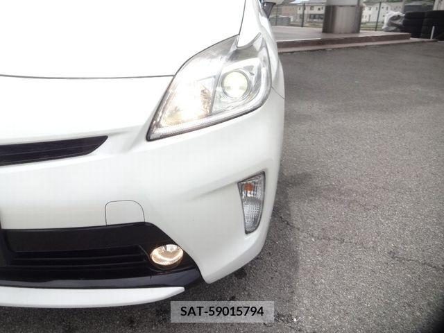 Toyota PRIUS 2015-07 281861-26