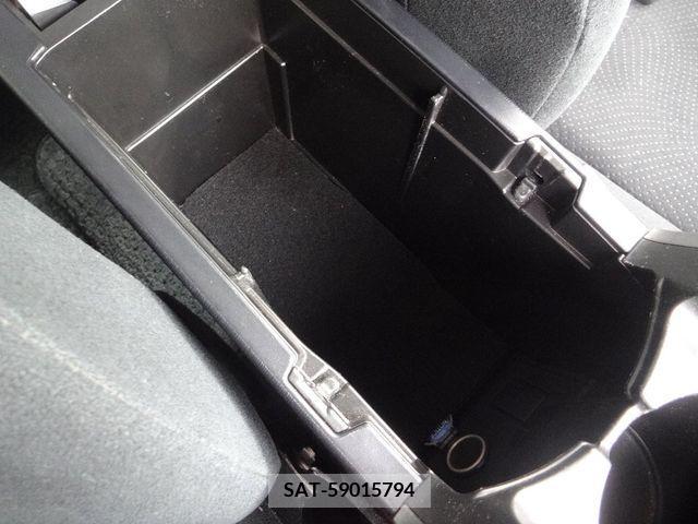 Toyota PRIUS 2015-07 281861-18