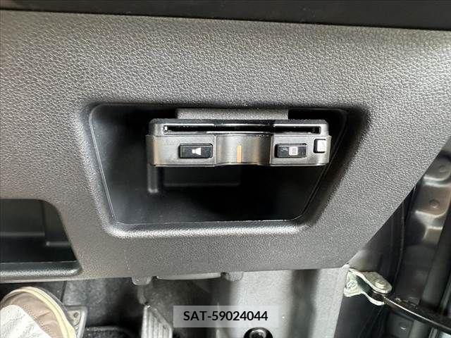 Toyota Pixis Mega 2018-12 384915-5