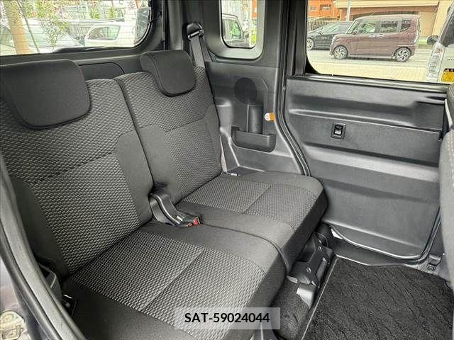 Toyota Pixis Mega 2018-12 384915-17