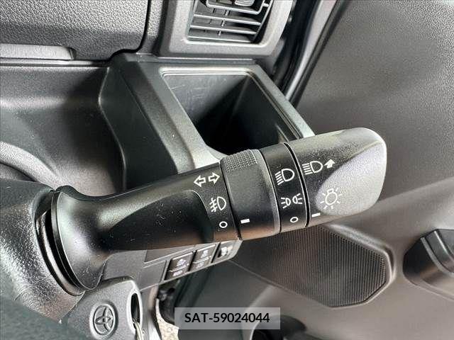 Toyota Pixis Mega 2018-12 384915-23
