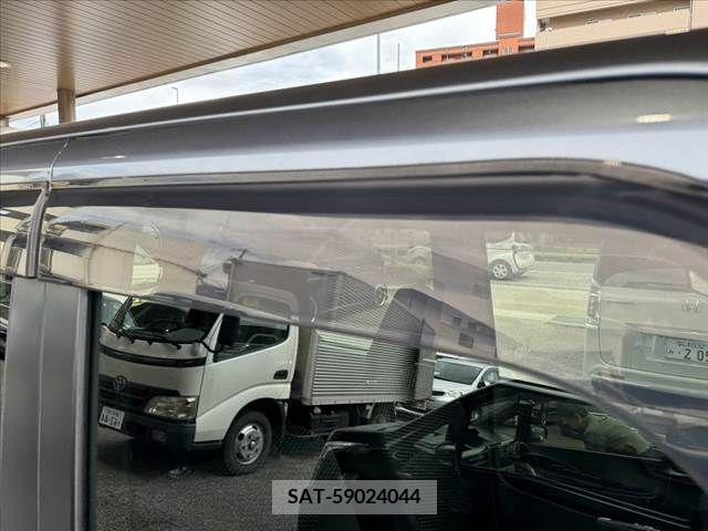 Toyota Pixis Mega 2018-12 384915-28
