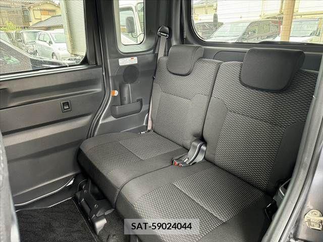 Toyota Pixis Mega 2018-12 384915-18