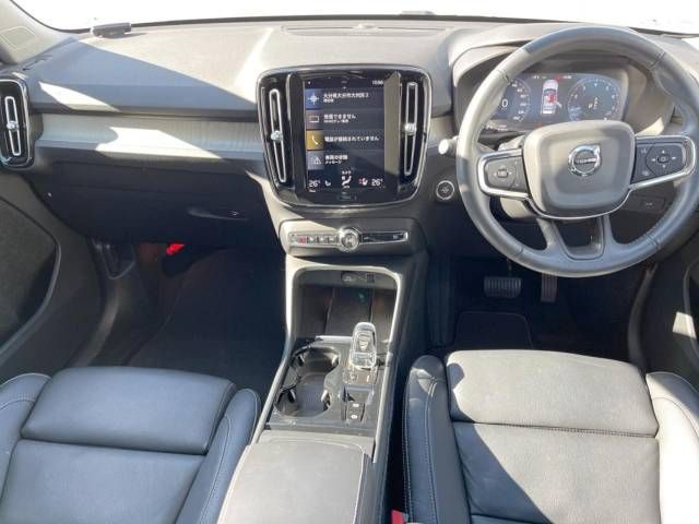 Volvo XC40 2019-02 183592-1