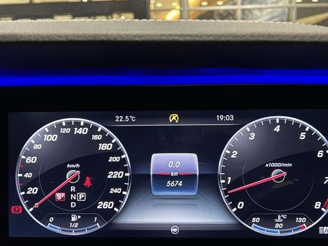 Mercedes Benz E-CLASS 2017-10 13099-3