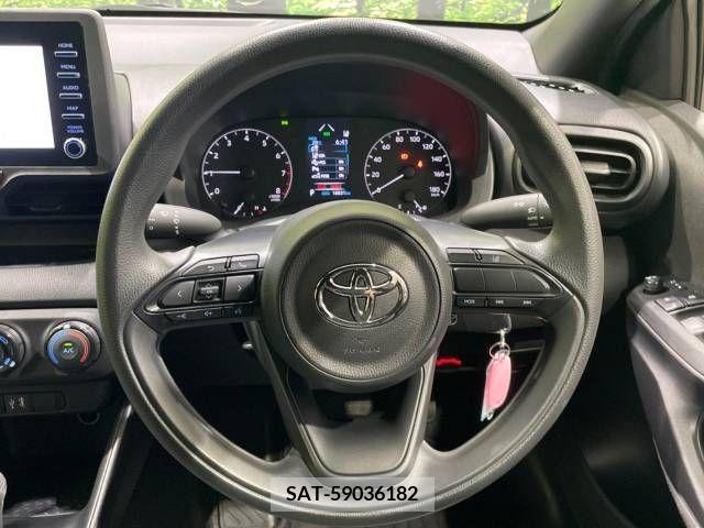 Toyota YARIS 2022-07 290815-11