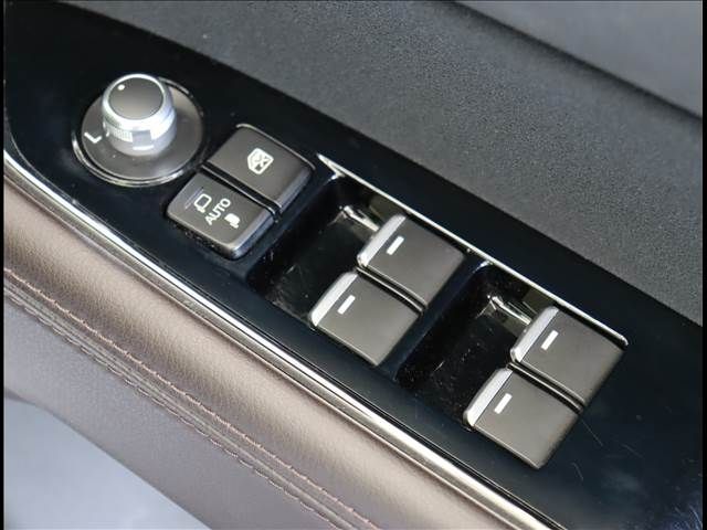 Mazda CX-8 2018-02 186617-18