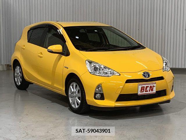 Toyota AQUA 2014-02 313982-6