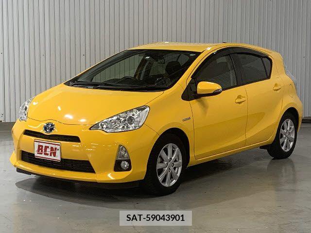 Toyota AQUA 2014-02 313982-0