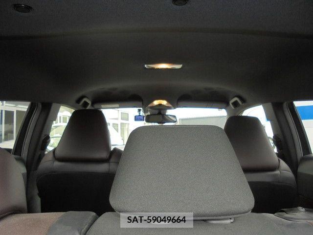 Toyota C-HR 2018-07 323049-12
