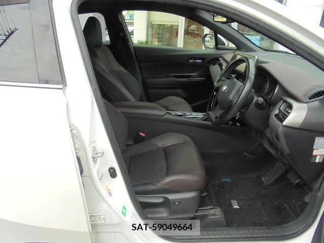 Toyota C-HR 2018-07 323049-6