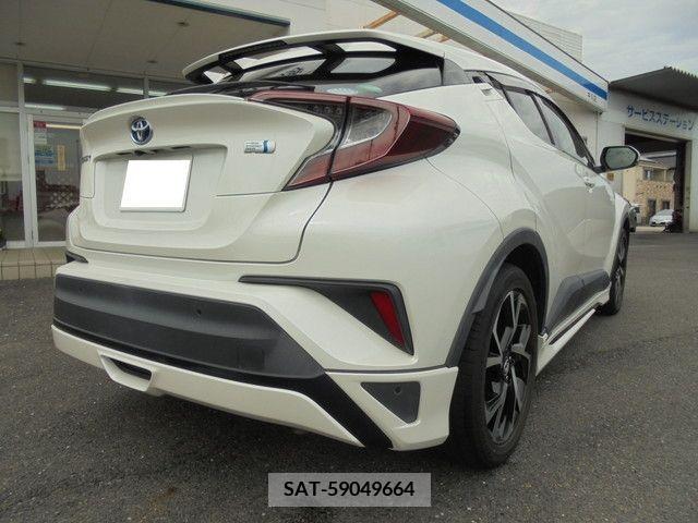 Toyota C-HR 2018-07 323049-2