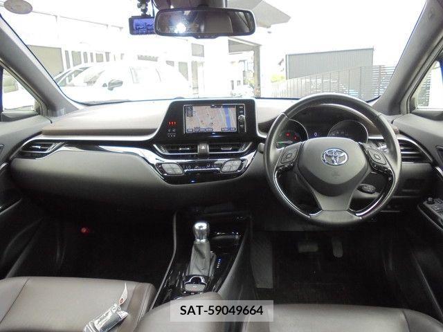 Toyota C-HR 2018-07 323049-1