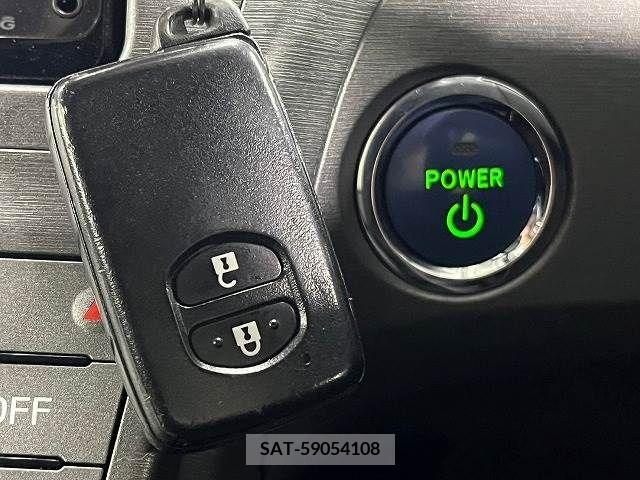 Toyota PRIUS 2013-08 223098-5