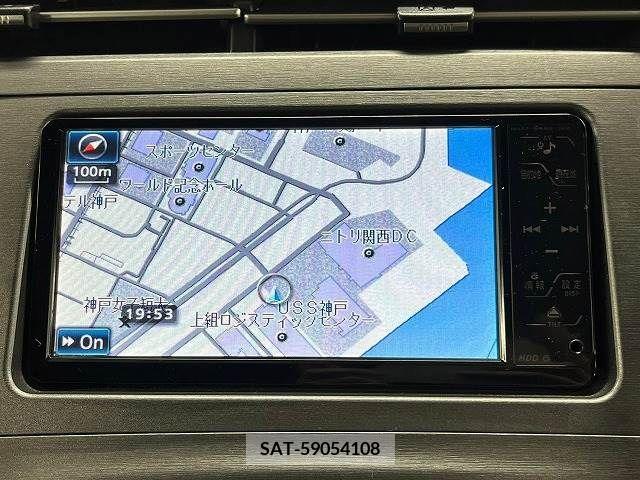 Toyota PRIUS 2013-08 223098-2