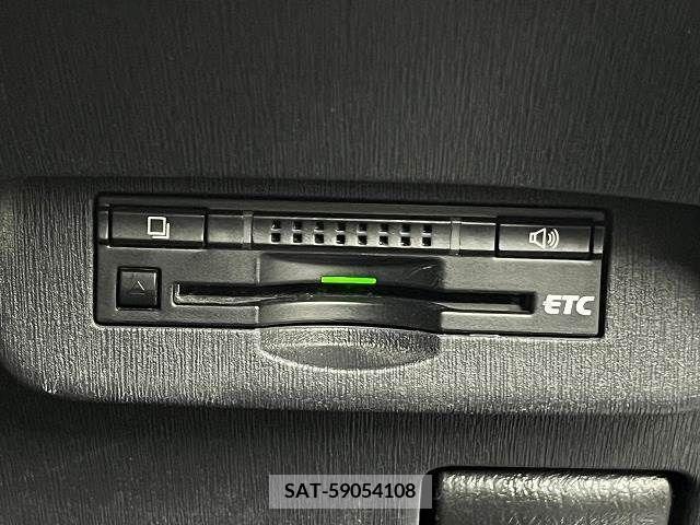 Toyota PRIUS 2013-08 223098-4