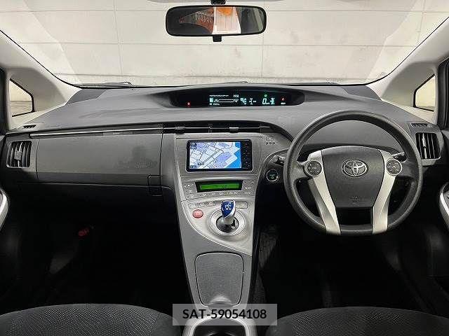 Toyota PRIUS 2013-08 223098-1