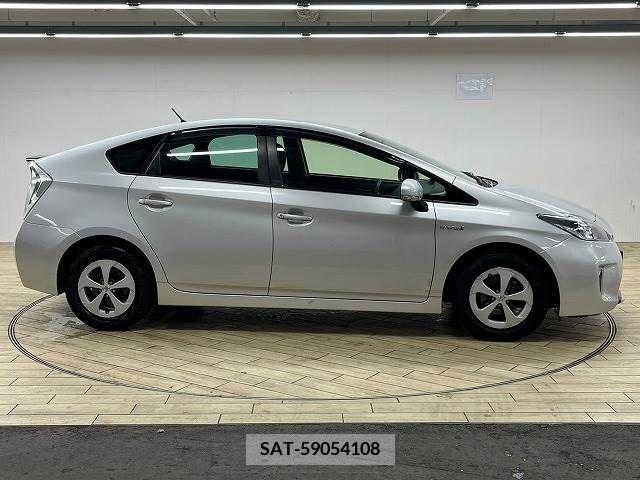 Toyota PRIUS 2013-08 223098-17