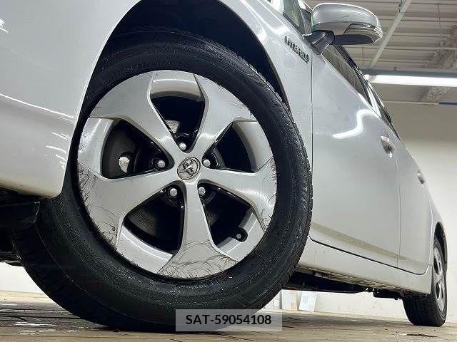 Toyota PRIUS 2013-08 223098-10