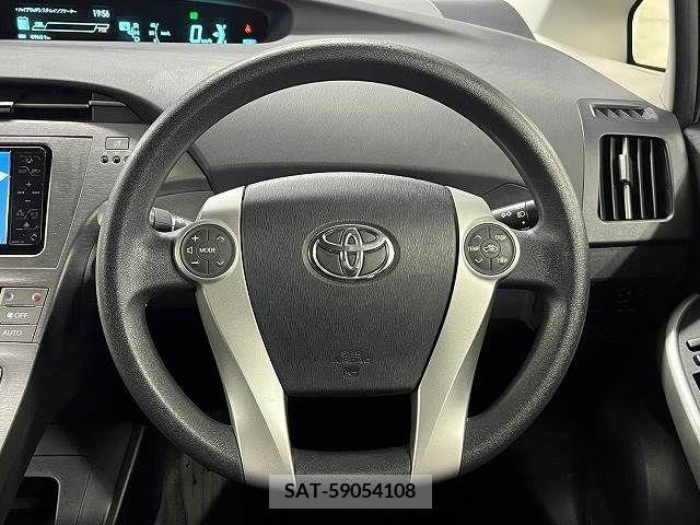 Toyota PRIUS 2013-08 223098-12