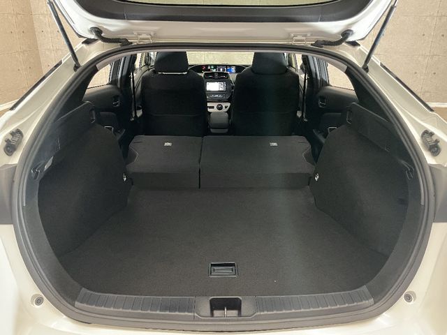 Toyota PRIUS 2018-09 14003-6
