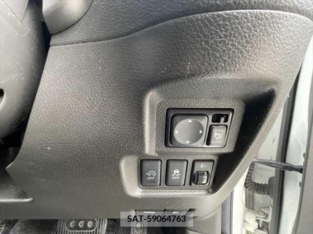 Nissan CUBE 2015-03 295459-14