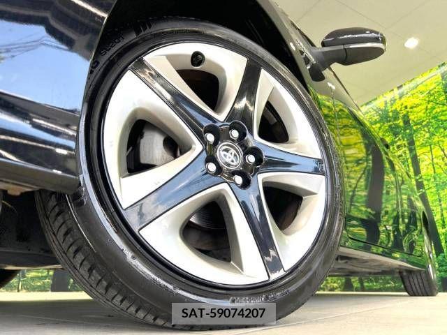 Toyota PRIUS 2019-06 322565-12