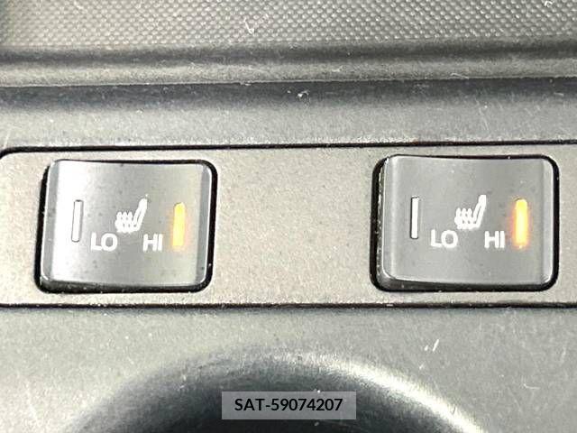 Toyota PRIUS 2019-06 322565-6