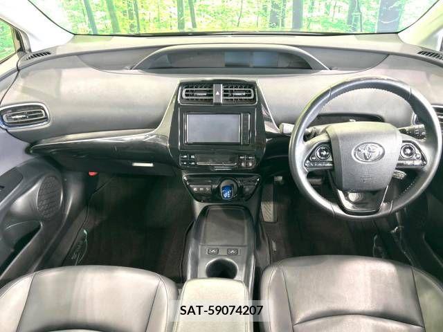 Toyota PRIUS 2019-06 322565-1