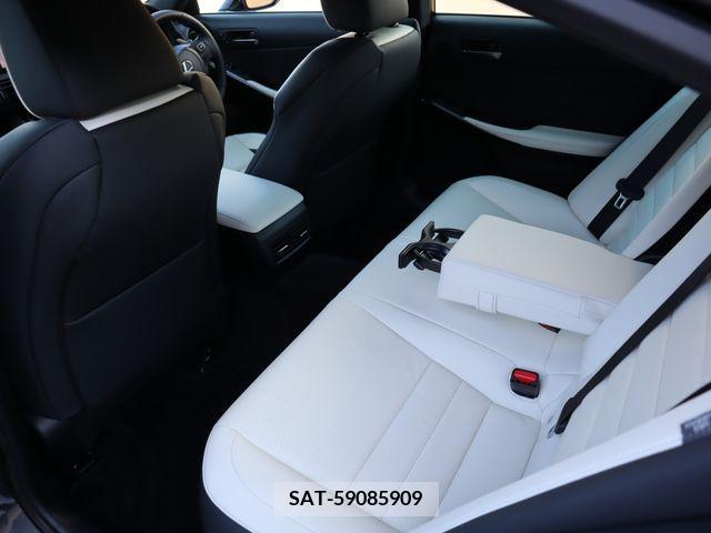 Lexus IS 2022-11 362843-11