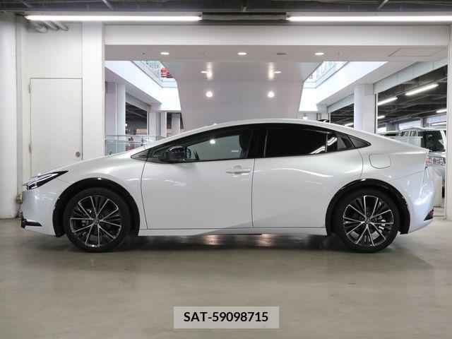 Toyota PRIUS 2023-06 333063-8