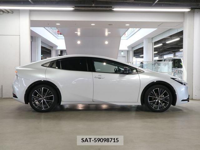 Toyota PRIUS 2023-06 333063-7