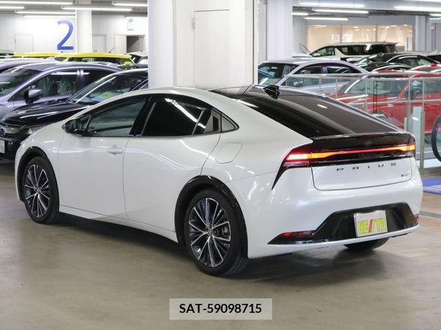 Toyota PRIUS 2023-06 333063-6