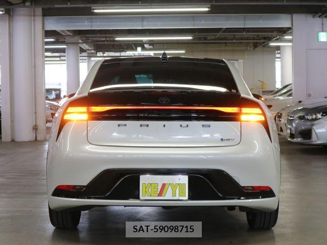 Toyota PRIUS 2023-06 333063-5