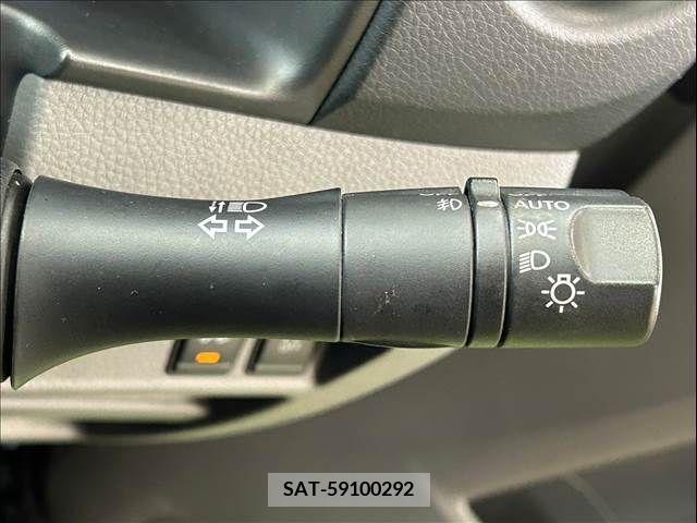 Nissan NV350 Caravan 2019-01 331359-6